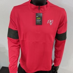Brand New Men's Buccaneers Nike Pull over top.